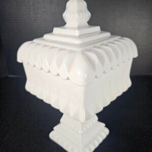 Large Vintage Westmoreland Wedding Milk Glass Covered Pedestal Candy Dish